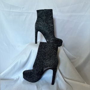 Guess heeled booties